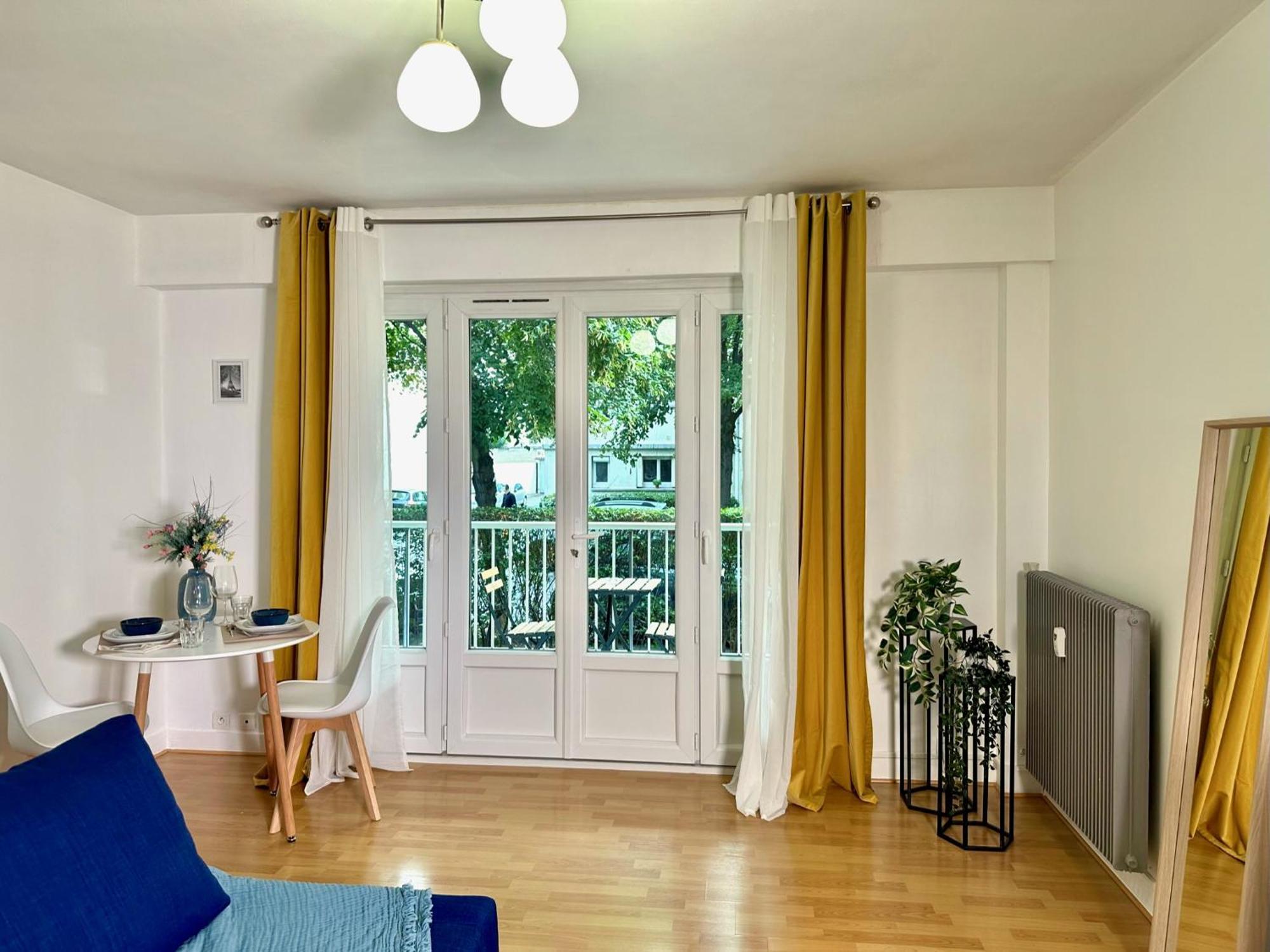 Apartmán Le Bleu Soleil - A 2 Min Du Metro - 7 Min De Paris Maisons-Alfort Exteriér fotografie